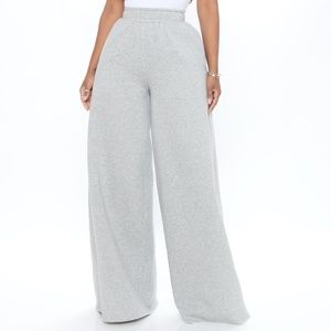 The Way She Moves Wide Leg Sweatpant -Heather Grey